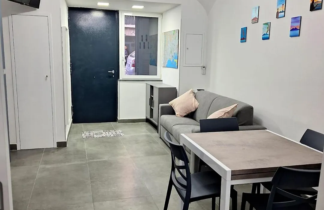 Savoia 215 - Azzurra Guest House - Napoli-1
